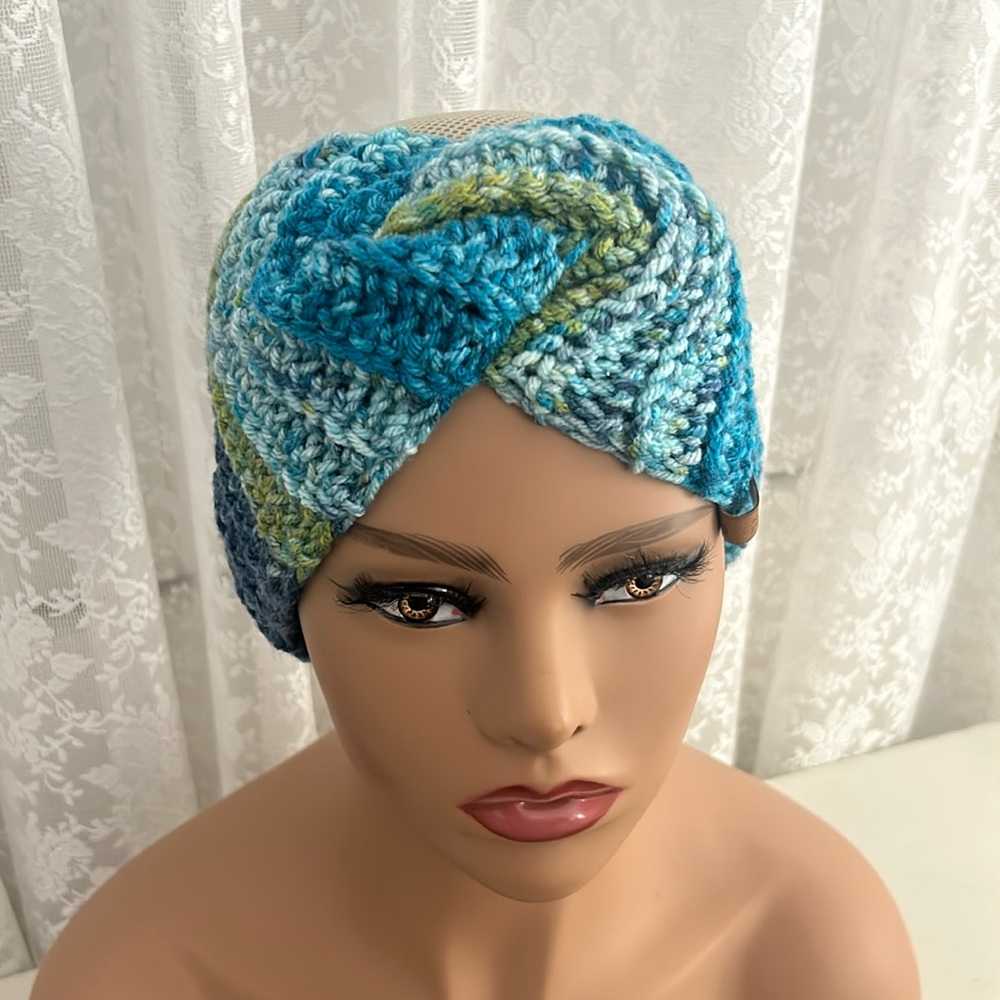Hand made crochet headband , 5 inches wide gorgeous color made with acrylic yarn